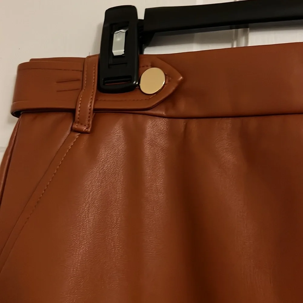 Loft Leather Skirt - Picture 3 of 9